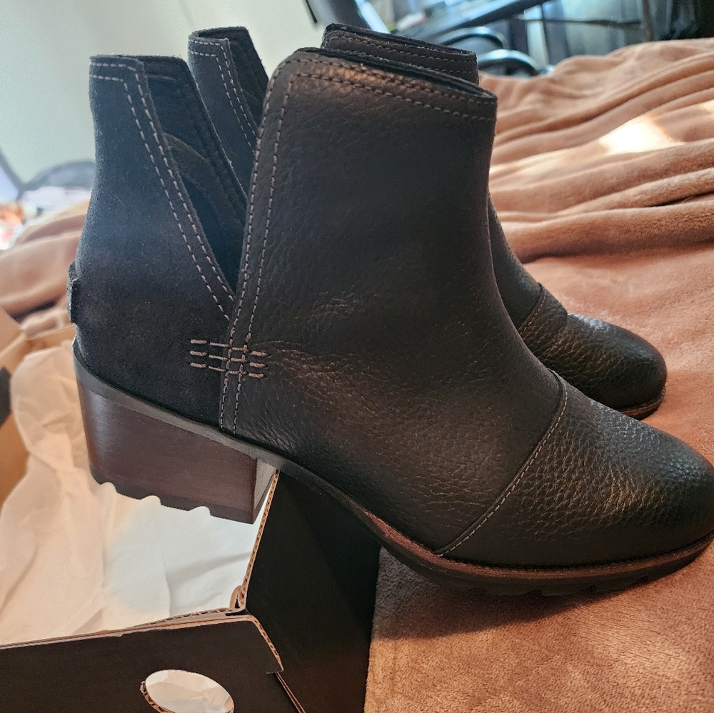 Sorel Cate Cut Out Boots